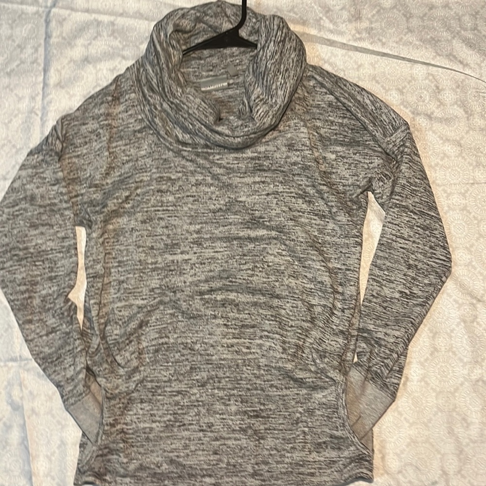 Athelta grey pullover/sweater